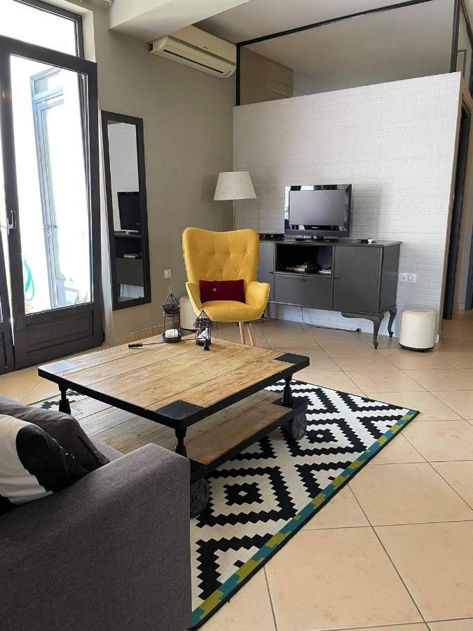 Appartement Moonstone House B à Mytilíni Extérieur photo